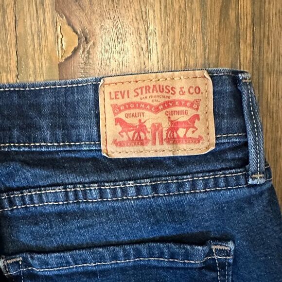 Levi 525’s Winnie the Pooh themed up-cycled. Upcycle, recycled - Picture 5 of 12